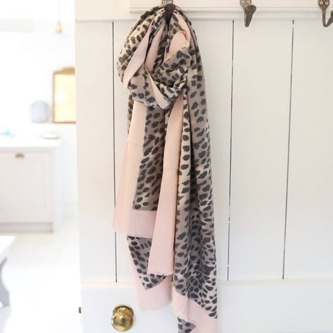 Soft Pink Edge Leopard Print Scarf